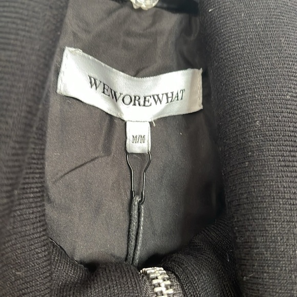 WeWoreWhat Cropped Puffer Jacket in Black Size Medium - NEW WITH TAGS - Picture 4 of 7